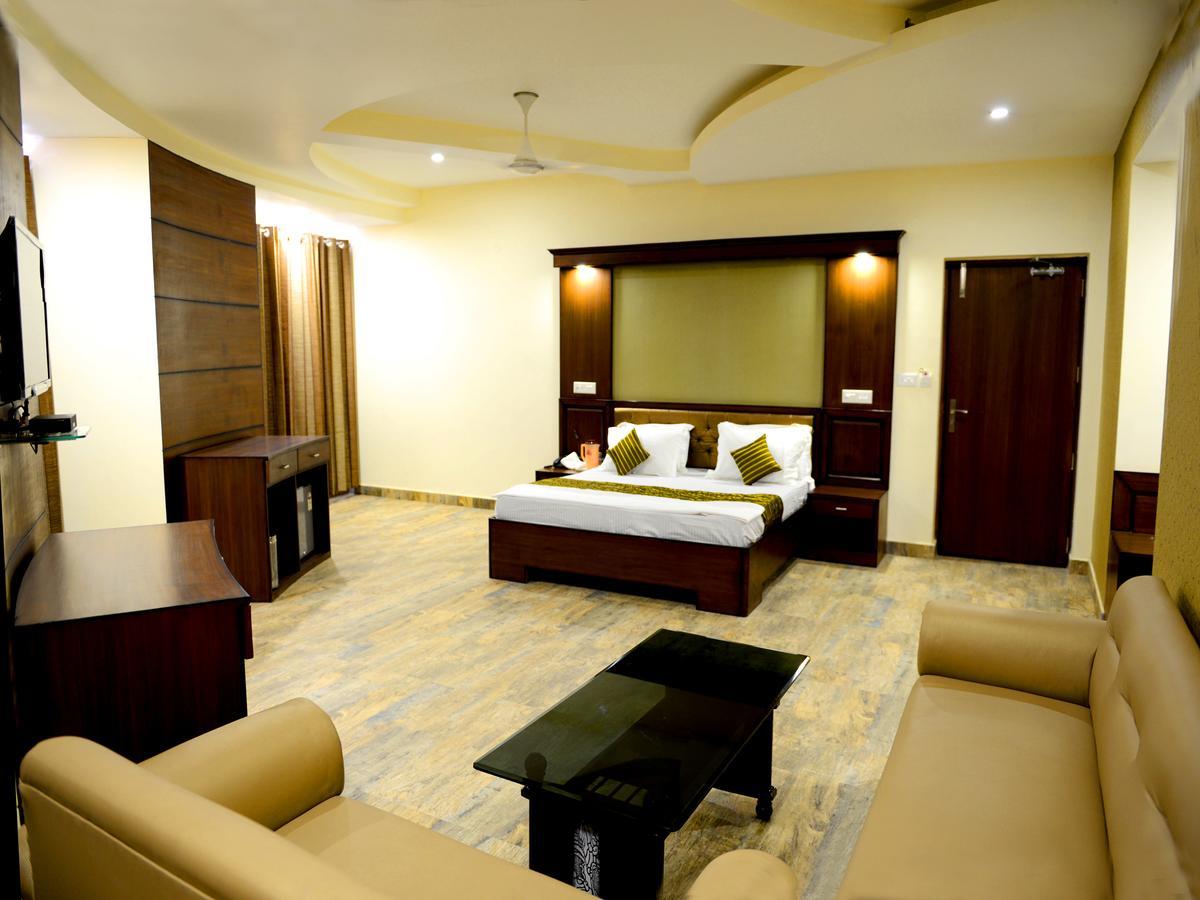 Anurag Hotel Катра Экстерьер фото