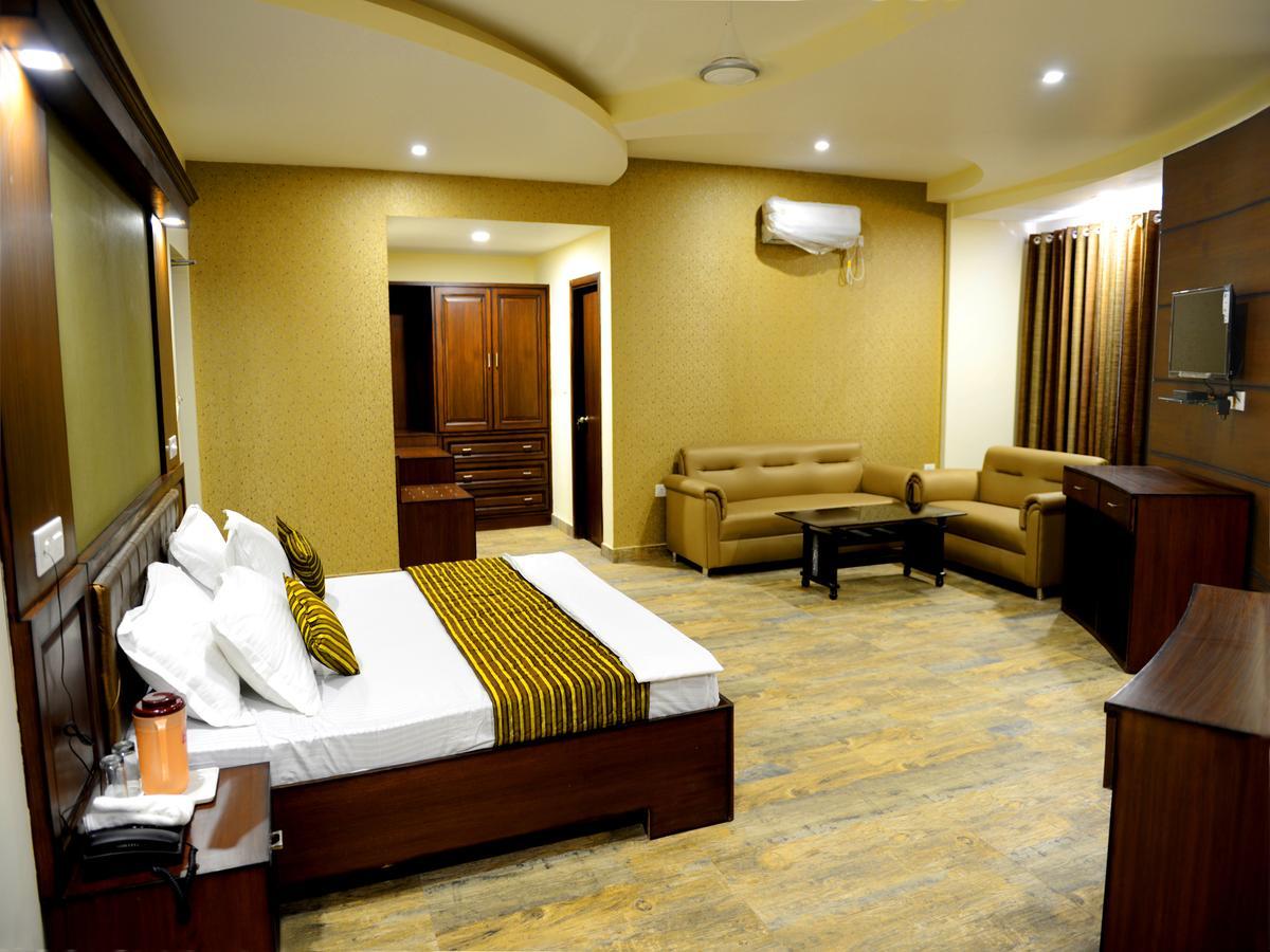 Anurag Hotel Катра Экстерьер фото